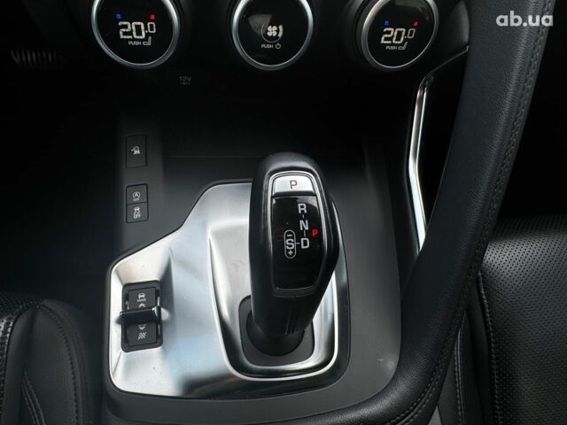 Белый Ягуар E-Pace, объемом двигателя 2 л и пробегом 59 тыс. км за 28490 $, фото 22 на Automoto.ua