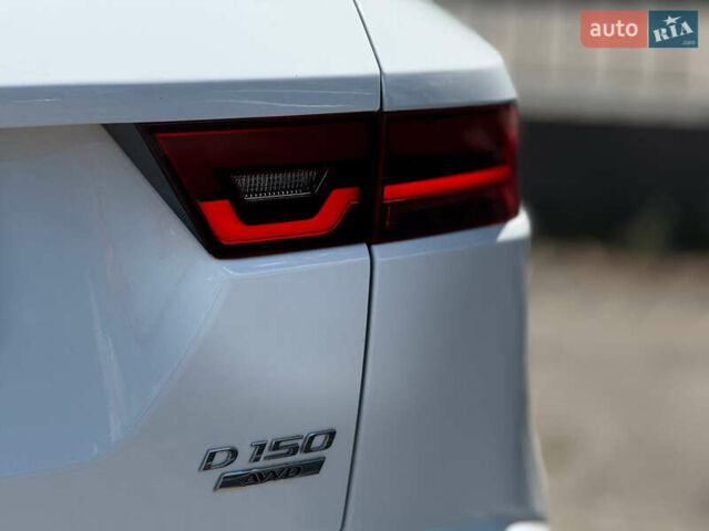 Белый Ягуар E-Pace, объемом двигателя 2 л и пробегом 72 тыс. км за 26100 $, фото 7 на Automoto.ua