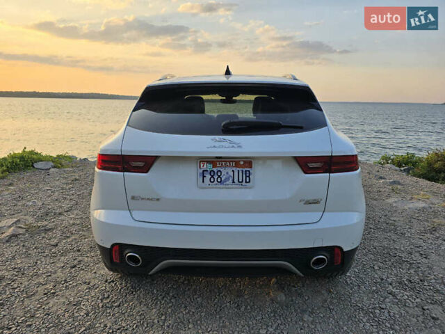 Белый Ягуар E-Pace, объемом двигателя 2 л и пробегом 38 тыс. км за 25000 $, фото 8 на Automoto.ua