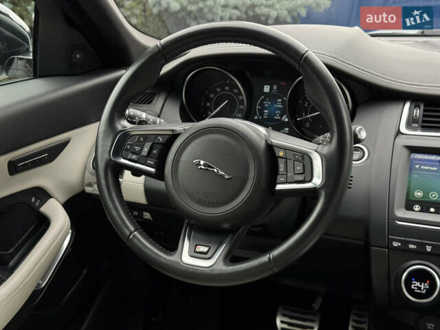 Белый Ягуар E-Pace, объемом двигателя 2 л и пробегом 38 тыс. км за 21500 $, фото 28 на Automoto.ua