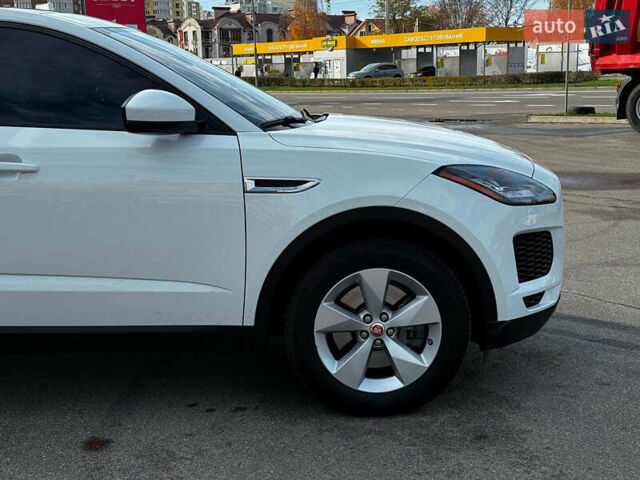Білий Ягуар E-Pace, об'ємом двигуна 2 л та пробігом 59 тис. км за 28490 $, фото 4 на Automoto.ua