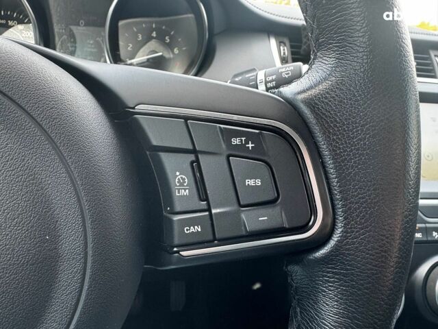 Белый Ягуар E-Pace, объемом двигателя 2 л и пробегом 59 тыс. км за 28490 $, фото 16 на Automoto.ua