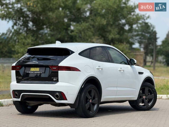 Белый Ягуар E-Pace, объемом двигателя 2 л и пробегом 38 тыс. км за 23900 $, фото 10 на Automoto.ua