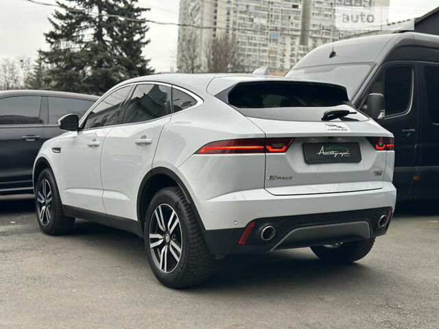 Білий Ягуар E-Pace, об'ємом двигуна 2 л та пробігом 99 тис. км за 26999 $, фото 6 на Automoto.ua