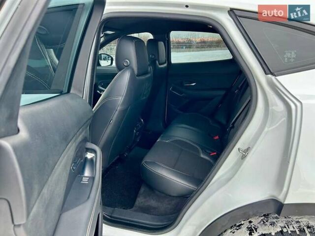 Білий Ягуар E-Pace, об'ємом двигуна 2 л та пробігом 114 тис. км за 25900 $, фото 23 на Automoto.ua