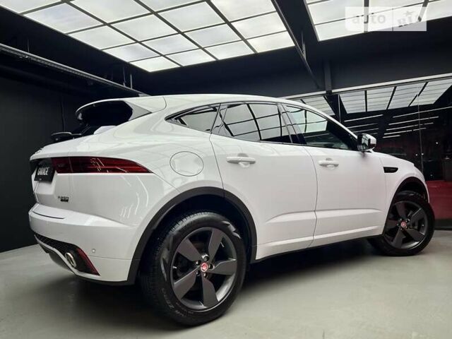 Белый Ягуар E-Pace, объемом двигателя 2 л и пробегом 33 тыс. км за 33500 $, фото 19 на Automoto.ua