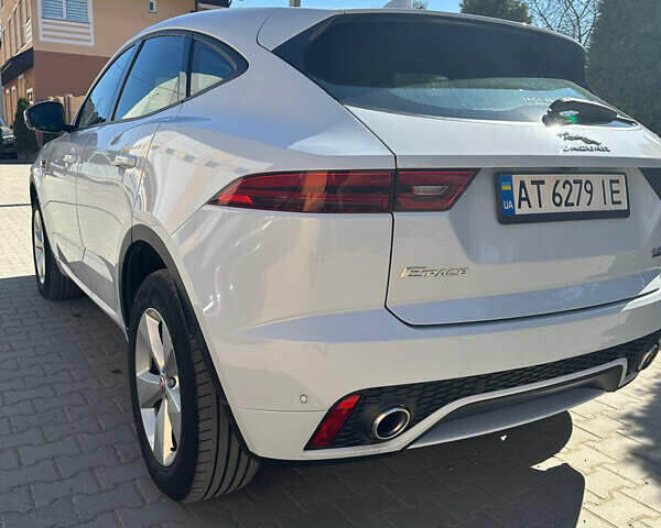 Белый Ягуар E-Pace, объемом двигателя 2 л и пробегом 125 тыс. км за 22900 $, фото 2 на Automoto.ua