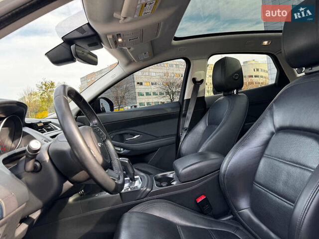 Білий Ягуар E-Pace, об'ємом двигуна 2 л та пробігом 59 тис. км за 28490 $, фото 22 на Automoto.ua