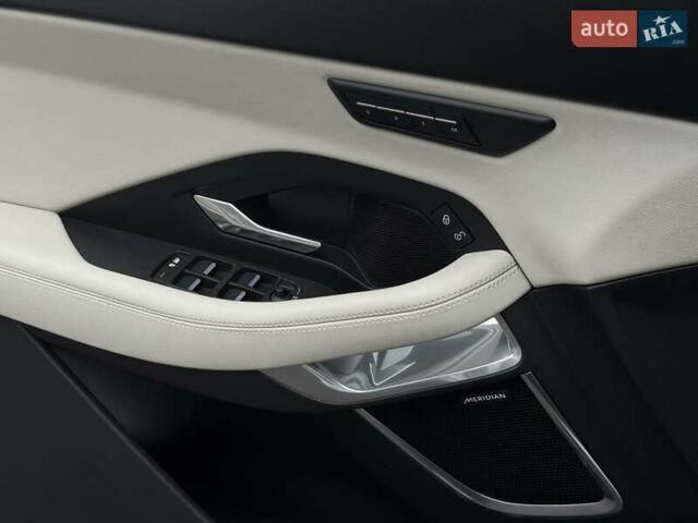 Белый Ягуар E-Pace, объемом двигателя 2 л и пробегом 38 тыс. км за 21500 $, фото 40 на Automoto.ua