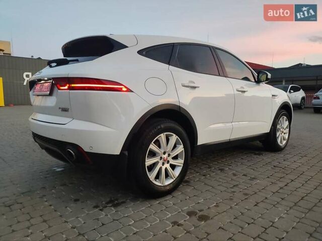 Белый Ягуар E-Pace, объемом двигателя 2 л и пробегом 117 тыс. км за 18850 $, фото 7 на Automoto.ua