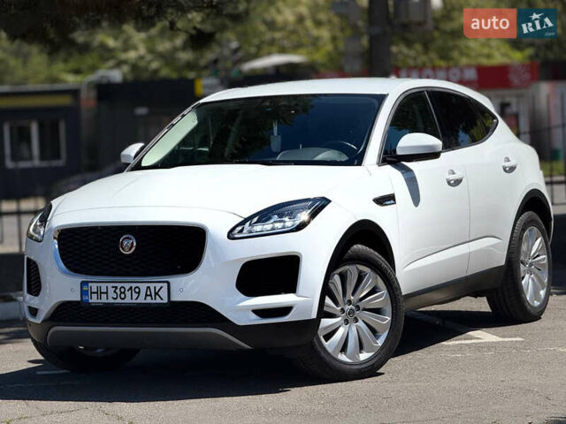Белый Ягуар E-Pace, объемом двигателя 2 л и пробегом 72 тыс. км за 26500 $, фото 1 на Automoto.ua