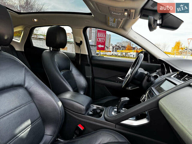 Білий Ягуар E-Pace, об'ємом двигуна 2 л та пробігом 59 тис. км за 28490 $, фото 32 на Automoto.ua