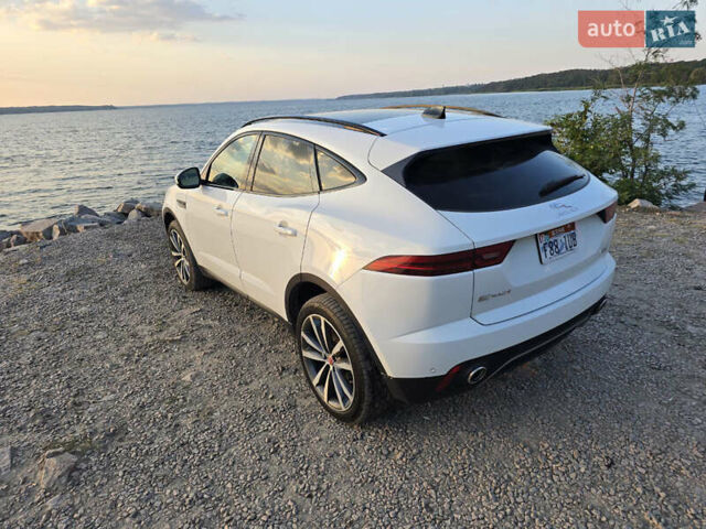 Белый Ягуар E-Pace, объемом двигателя 2 л и пробегом 35 тыс. км за 28000 $, фото 6 на Automoto.ua
