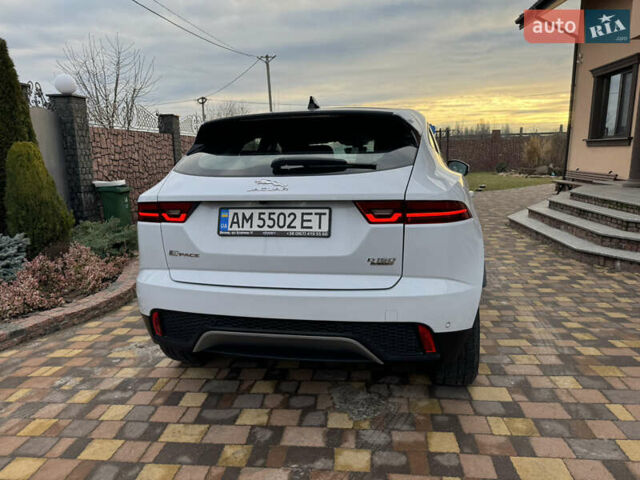 Белый Ягуар E-Pace, объемом двигателя 2 л и пробегом 98 тыс. км за 21500 $, фото 3 на Automoto.ua