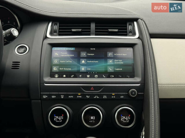 Белый Ягуар E-Pace, объемом двигателя 2 л и пробегом 38 тыс. км за 21500 $, фото 33 на Automoto.ua