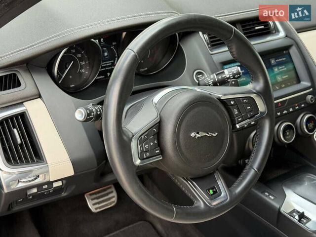 Белый Ягуар E-Pace, объемом двигателя 2 л и пробегом 38 тыс. км за 23900 $, фото 23 на Automoto.ua