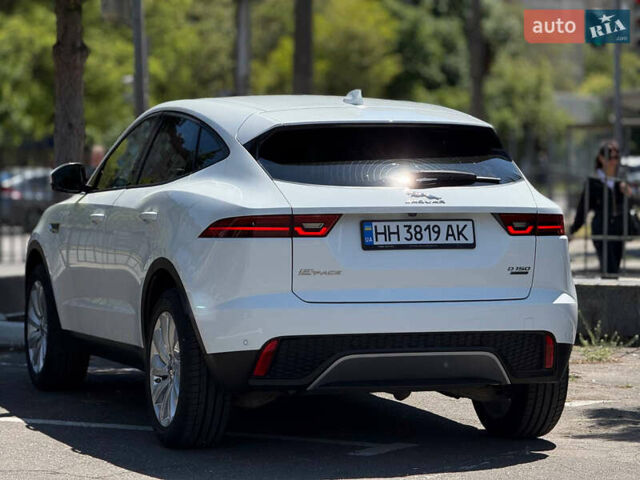 Белый Ягуар E-Pace, объемом двигателя 2 л и пробегом 72 тыс. км за 26500 $, фото 3 на Automoto.ua