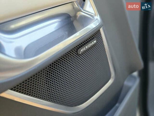 Белый Ягуар E-Pace, объемом двигателя 2 л и пробегом 38 тыс. км за 25000 $, фото 17 на Automoto.ua