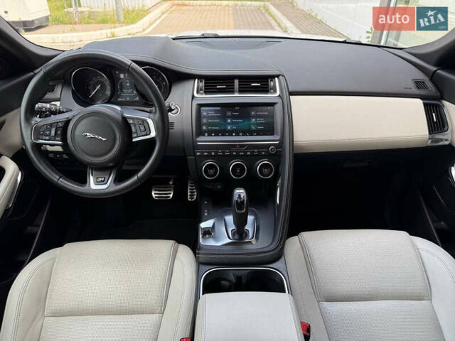 Белый Ягуар E-Pace, объемом двигателя 2 л и пробегом 38 тыс. км за 23900 $, фото 20 на Automoto.ua