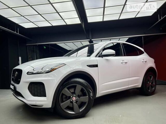 Белый Ягуар E-Pace, объемом двигателя 2 л и пробегом 33 тыс. км за 32500 $, фото 5 на Automoto.ua