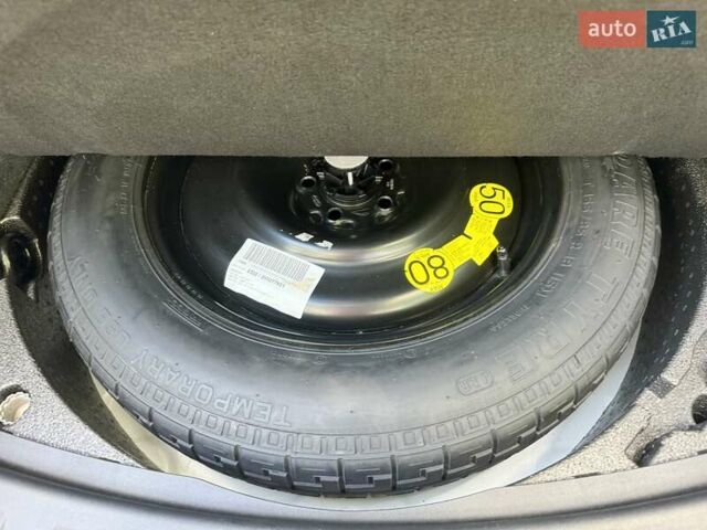 Белый Ягуар E-Pace, объемом двигателя 2 л и пробегом 57 тыс. км за 33900 $, фото 59 на Automoto.ua