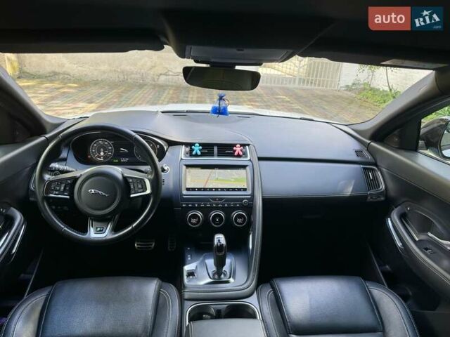 Белый Ягуар E-Pace, объемом двигателя 2 л и пробегом 55 тыс. км за 34700 $, фото 37 на Automoto.ua