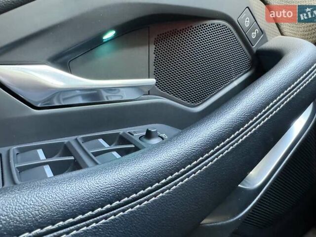 Белый Ягуар E-Pace, объемом двигателя 2 л и пробегом 57 тыс. км за 33900 $, фото 52 на Automoto.ua