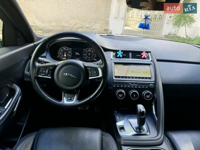 Белый Ягуар E-Pace, объемом двигателя 2 л и пробегом 55 тыс. км за 34700 $, фото 36 на Automoto.ua