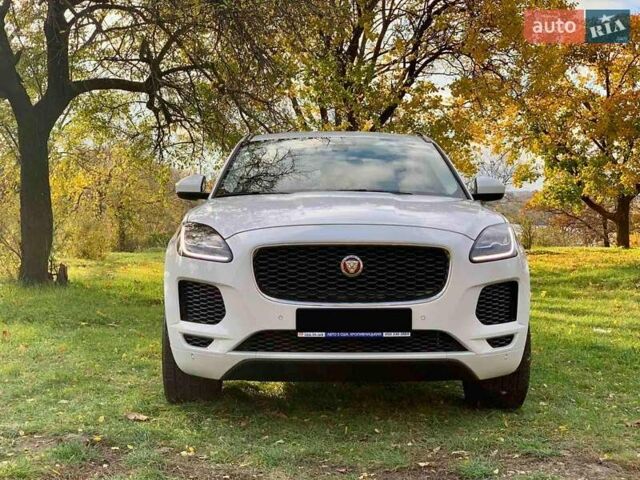 Белый Ягуар E-Pace, объемом двигателя 2 л и пробегом 27 тыс. км за 28000 $, фото 2 на Automoto.ua