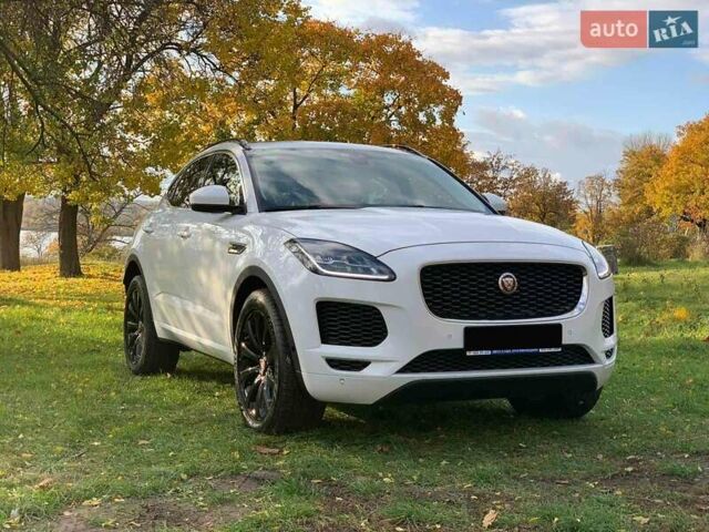 Белый Ягуар E-Pace, объемом двигателя 2 л и пробегом 27 тыс. км за 28000 $, фото 3 на Automoto.ua