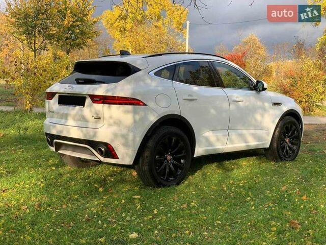 Белый Ягуар E-Pace, объемом двигателя 2 л и пробегом 27 тыс. км за 28000 $, фото 7 на Automoto.ua