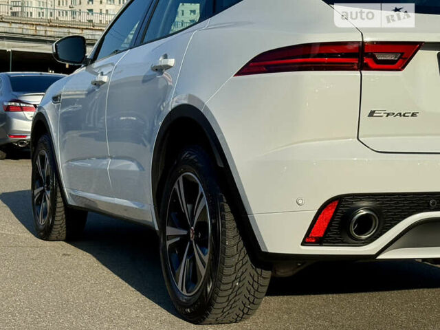 Белый Ягуар E-Pace, объемом двигателя 2 л и пробегом 6 тыс. км за 48500 $, фото 80 на Automoto.ua