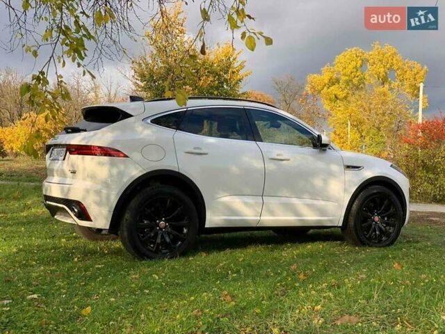 Белый Ягуар E-Pace, объемом двигателя 2 л и пробегом 27 тыс. км за 28000 $, фото 8 на Automoto.ua
