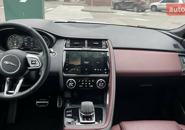 Белый Ягуар E-Pace, объемом двигателя 2 л и пробегом 46 тыс. км за 46000 $, фото 7 на Automoto.ua