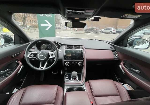 Белый Ягуар E-Pace, объемом двигателя 2 л и пробегом 46 тыс. км за 46000 $, фото 6 на Automoto.ua