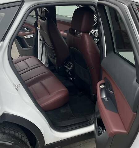 Белый Ягуар E-Pace, объемом двигателя 2 л и пробегом 46 тыс. км за 46000 $, фото 10 на Automoto.ua
