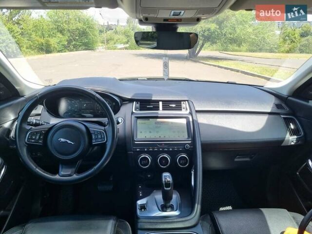 Черный Ягуар E-Pace, объемом двигателя 2 л и пробегом 51 тыс. км за 24000 $, фото 19 на Automoto.ua