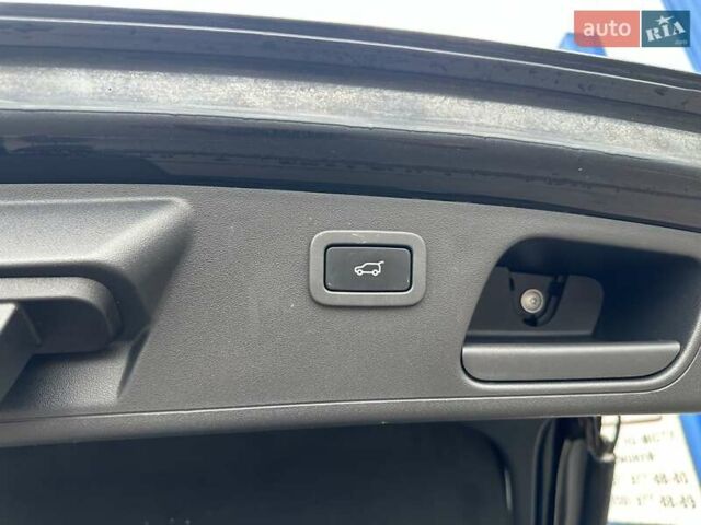 Черный Ягуар E-Pace, объемом двигателя 2 л и пробегом 186 тыс. км за 15900 $, фото 18 на Automoto.ua