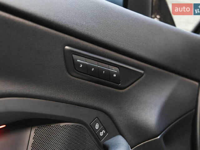 Черный Ягуар E-Pace, объемом двигателя 2 л и пробегом 233 тыс. км за 22300 $, фото 31 на Automoto.ua