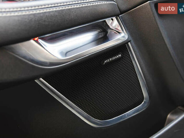 Черный Ягуар E-Pace, объемом двигателя 2 л и пробегом 233 тыс. км за 22300 $, фото 23 на Automoto.ua