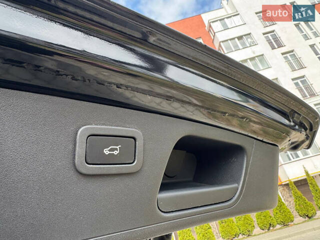 Черный Ягуар E-Pace, объемом двигателя 2 л и пробегом 197 тыс. км за 23900 $, фото 12 на Automoto.ua