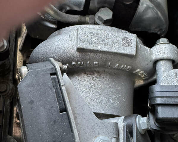 Чорний Ягуар E-Pace, об'ємом двигуна 2 л та пробігом 102 тис. км за 31500 $, фото 9 на Automoto.ua