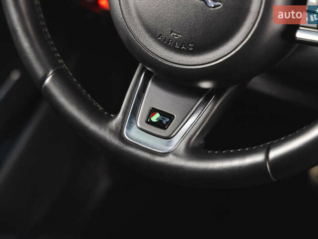 Черный Ягуар E-Pace, объемом двигателя 2 л и пробегом 233 тыс. км за 22300 $, фото 38 на Automoto.ua