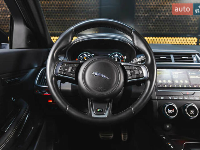 Черный Ягуар E-Pace, объемом двигателя 2 л и пробегом 233 тыс. км за 22300 $, фото 19 на Automoto.ua