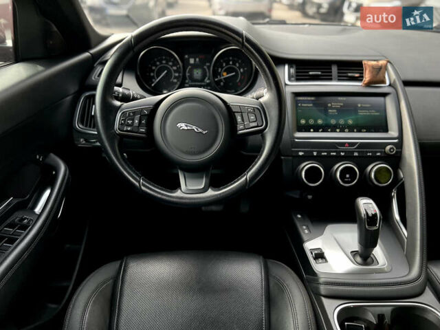 Черный Ягуар E-Pace, объемом двигателя 2 л и пробегом 159 тыс. км за 19900 $, фото 9 на Automoto.ua