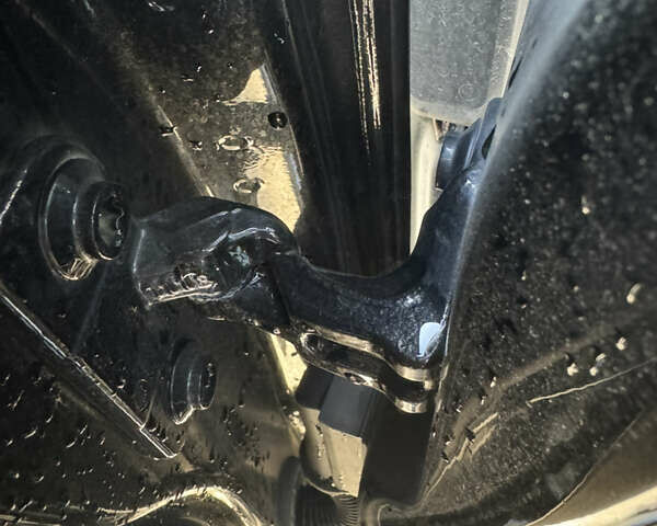 Чорний Ягуар E-Pace, об'ємом двигуна 2 л та пробігом 102 тис. км за 31500 $, фото 18 на Automoto.ua