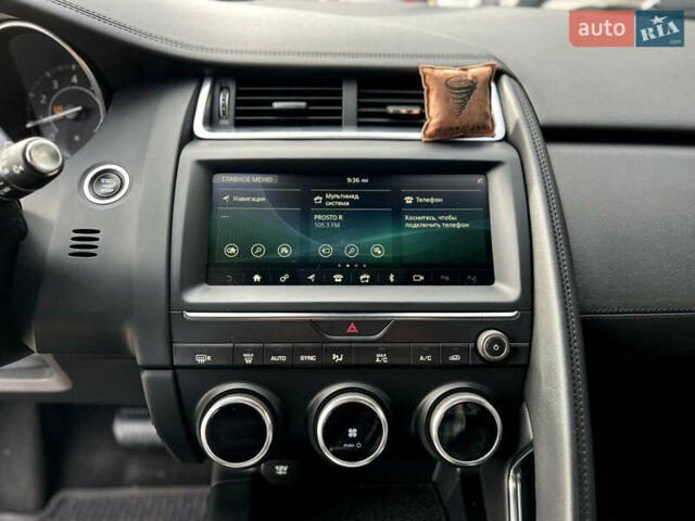 Черный Ягуар E-Pace, объемом двигателя 2 л и пробегом 159 тыс. км за 19900 $, фото 29 на Automoto.ua