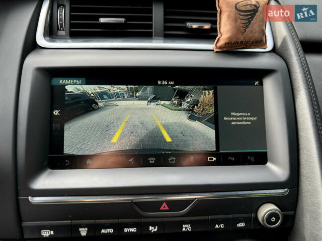 Черный Ягуар E-Pace, объемом двигателя 2 л и пробегом 159 тыс. км за 19900 $, фото 31 на Automoto.ua