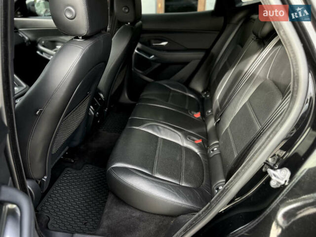 Черный Ягуар E-Pace, объемом двигателя 2 л и пробегом 159 тыс. км за 19900 $, фото 7 на Automoto.ua