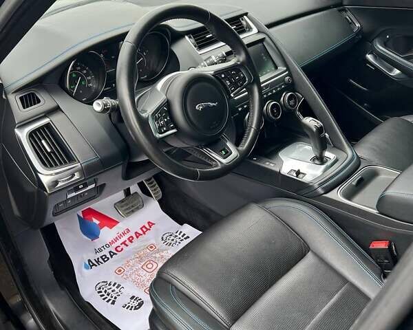 Черный Ягуар E-Pace, объемом двигателя 2 л и пробегом 129 тыс. км за 33900 $, фото 6 на Automoto.ua